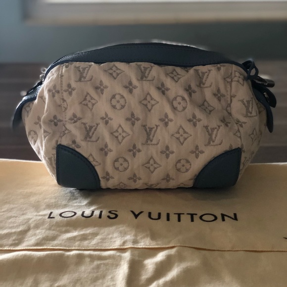 Louis Vuitton Handbags - Louis Vuitton Pouchette Round